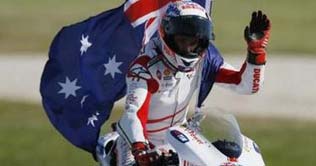 Stoner downs Rossi to seal Australian MotoGP